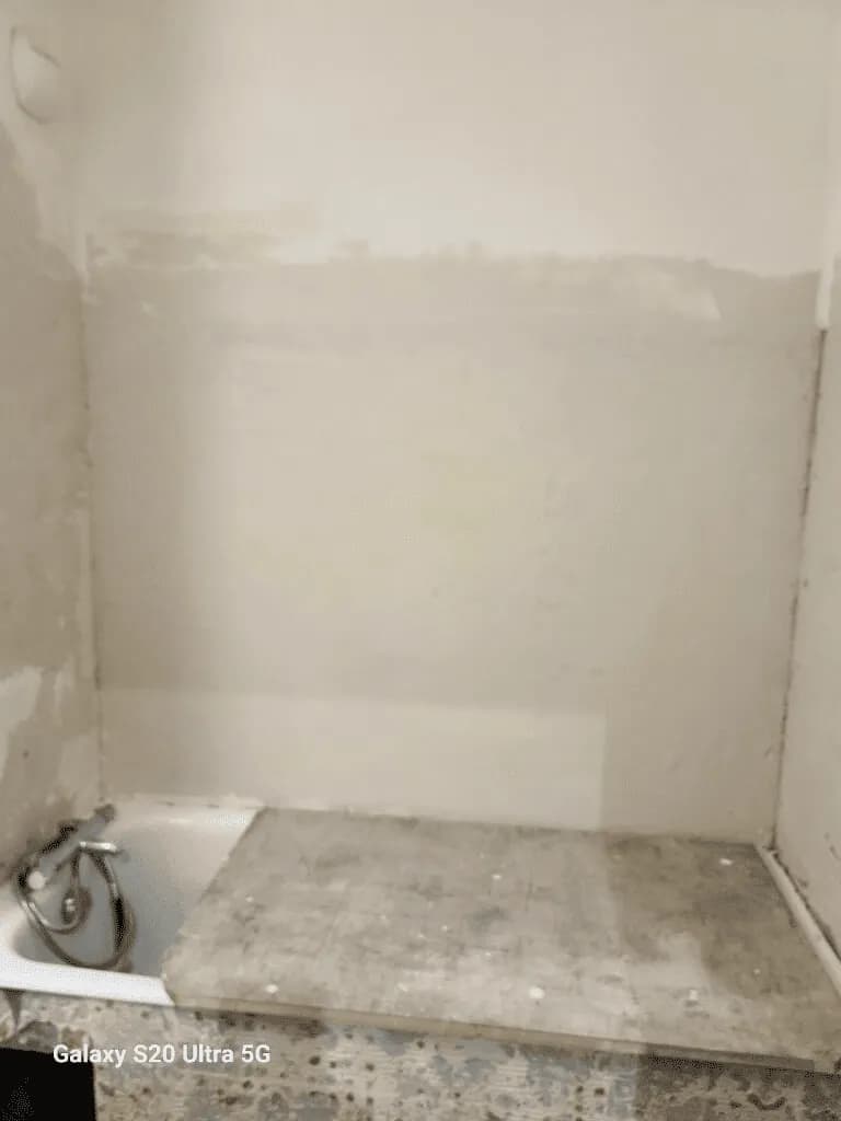 Préparation des murs avant faïence