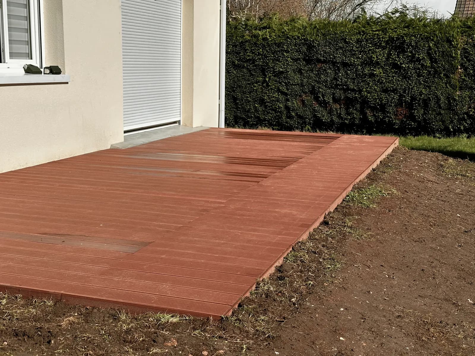 Terrasse composite terminée après les travaux